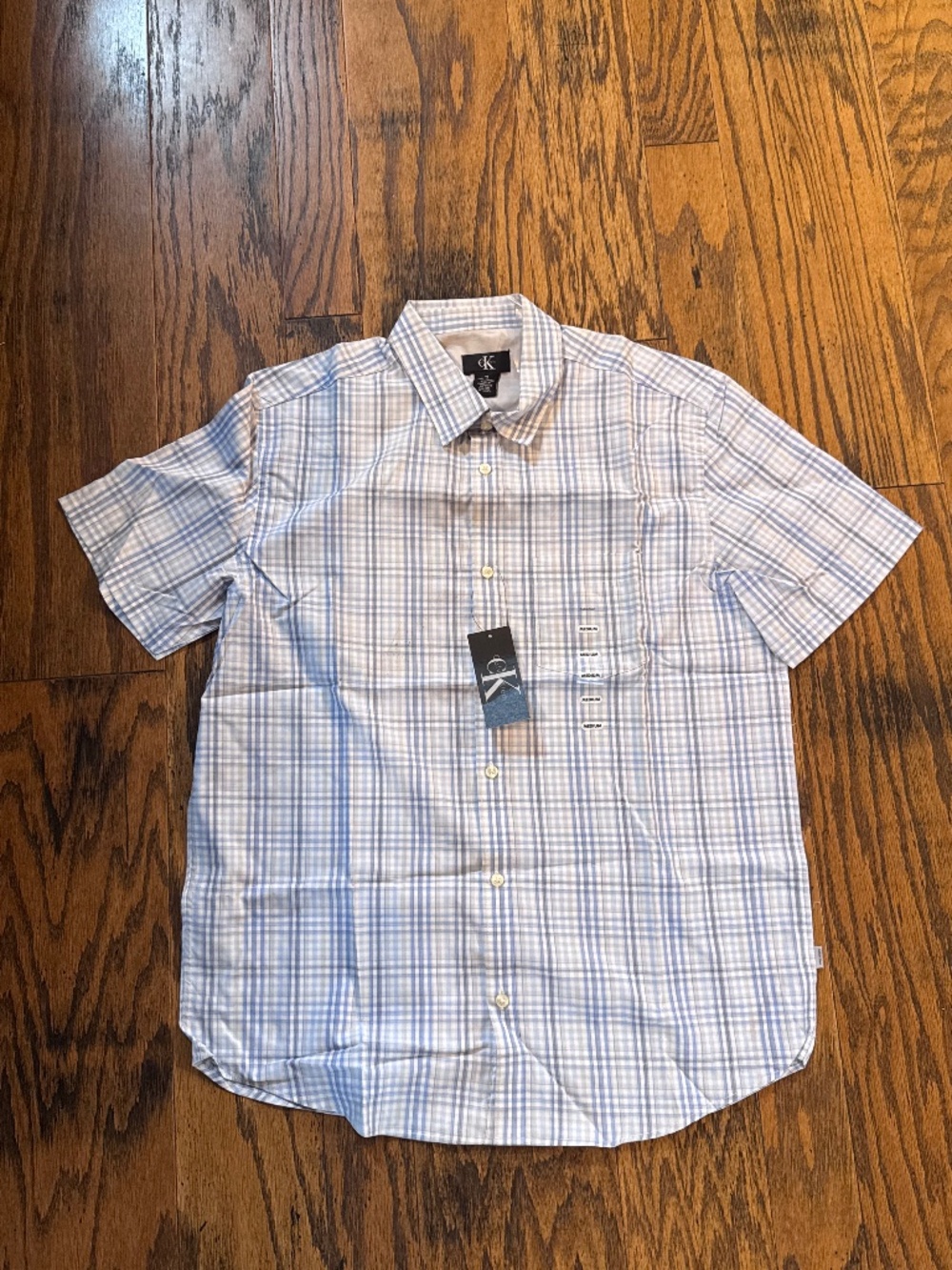 NWT Calvin Klein Men's Size Medium Button Front Short Sleeve Shirt Size M STRIPE